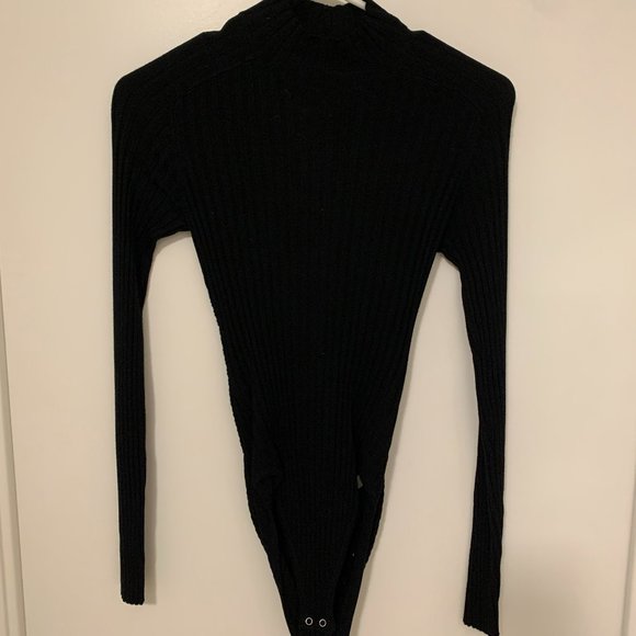 Brand New Black Twist-Back Bodysuit – Sleek, Sexy & Unworn! - Picture 1 of 6